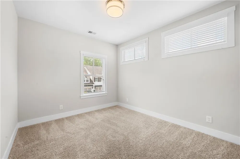 154 Bellehaven Drive Woodstock, GA 30188