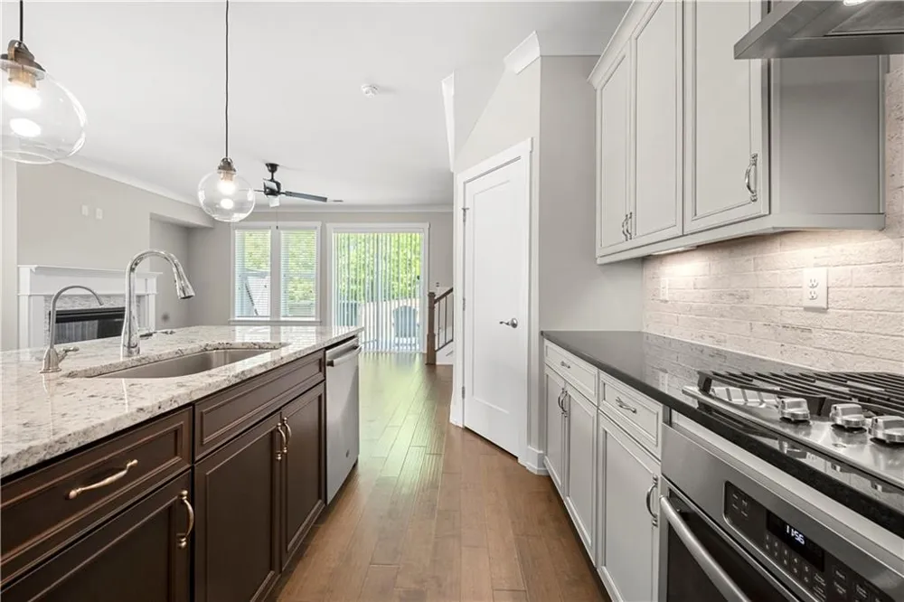 154 Bellehaven Drive Woodstock, GA 30188