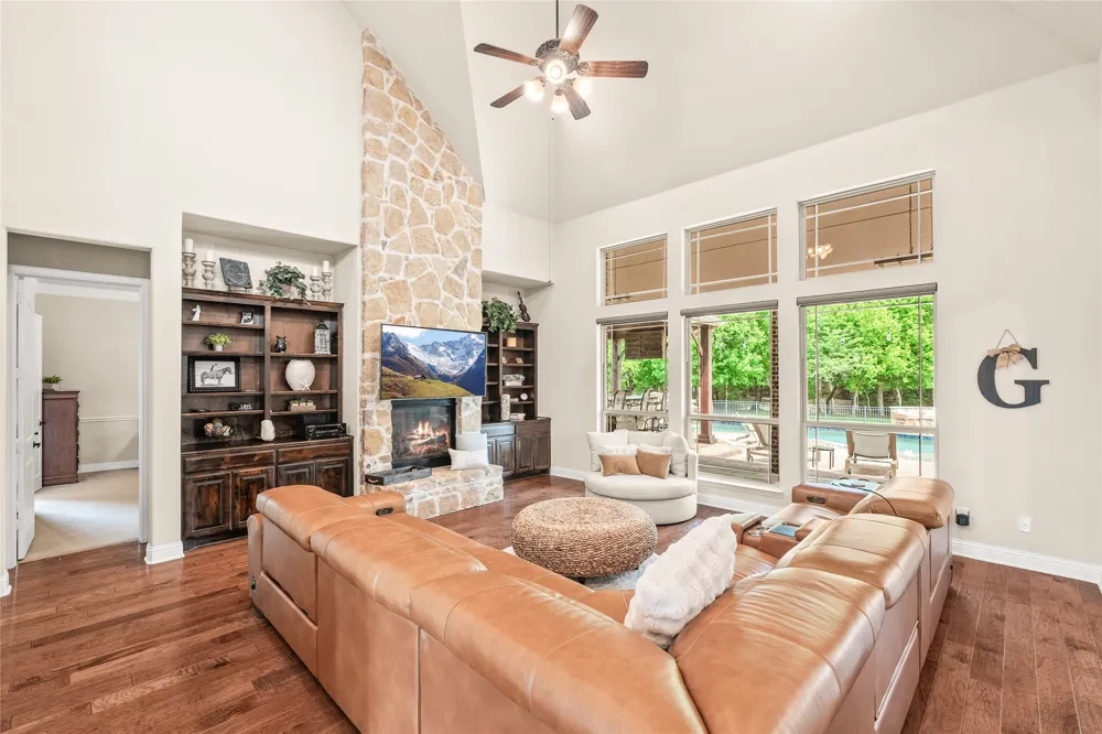 1615 Sara Cove Lucas, TX 75002