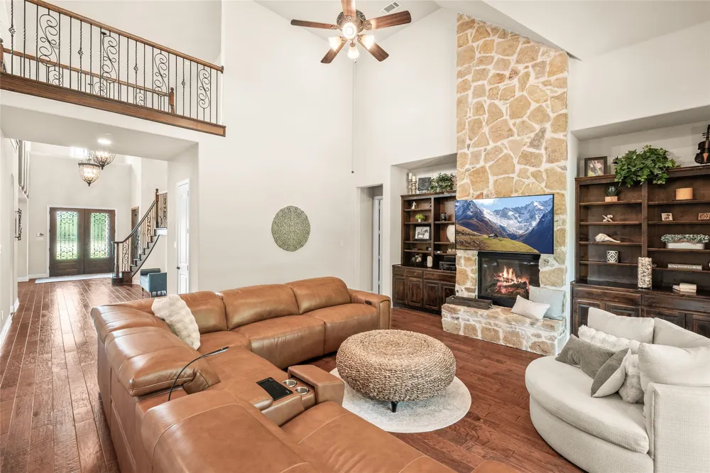 1615 Sara Cove Lucas, TX 75002