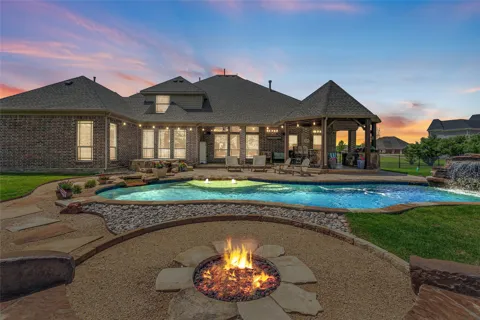 1615 Sara Cove