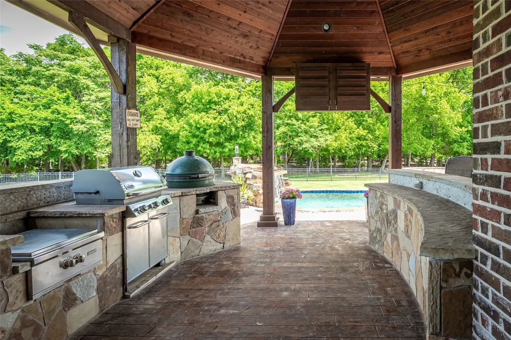 1615 Sara Cove Lucas, TX 75002