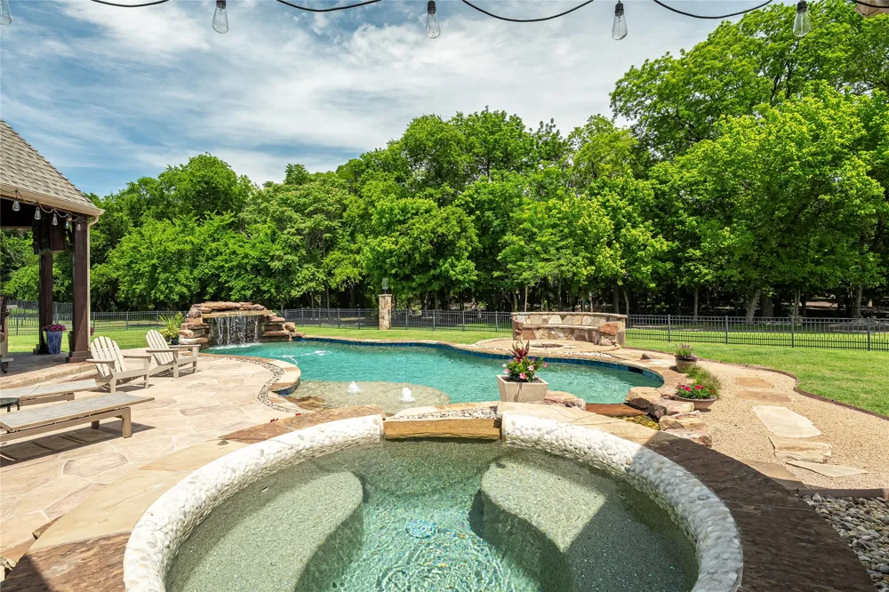 1615 Sara Cove Lucas, TX 75002