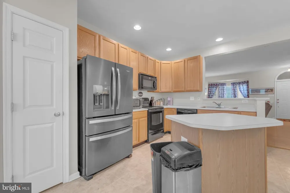 3 SADDLE LANE Sicklerville, NJ 08081