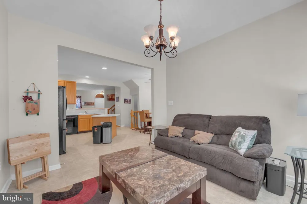 3 SADDLE LANE Sicklerville, NJ 08081