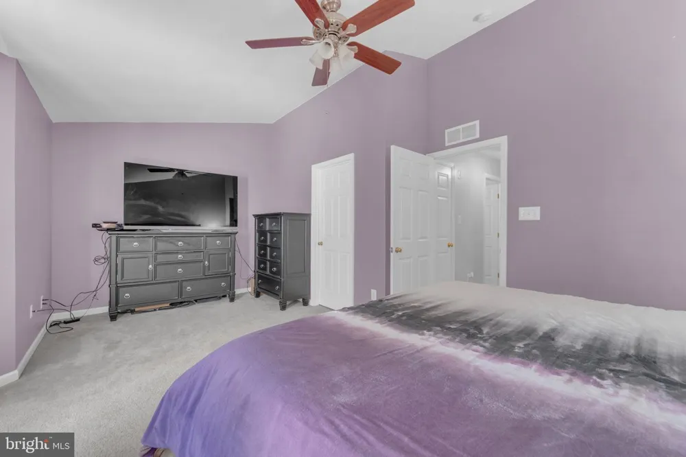 3 SADDLE LANE Sicklerville, NJ 08081