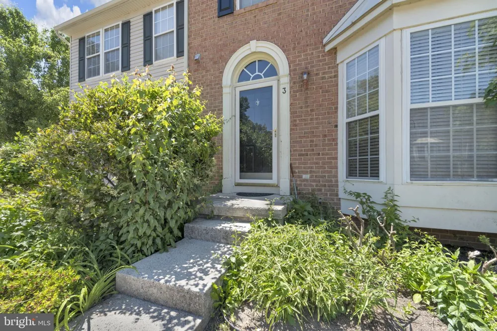3 SADDLE LANE Sicklerville, NJ 08081