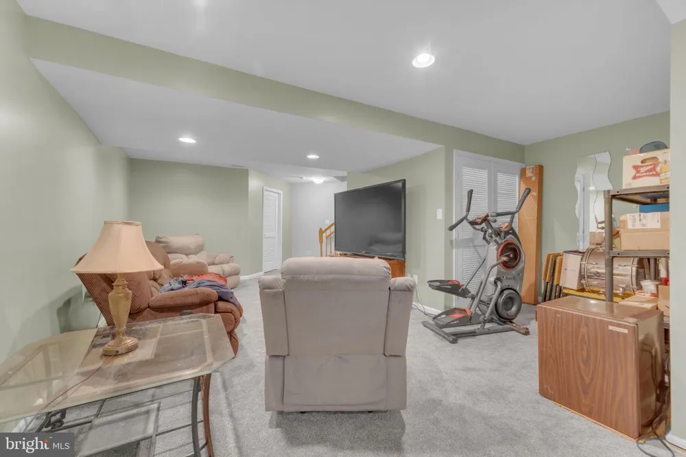 3 SADDLE LANE Sicklerville, NJ 08081