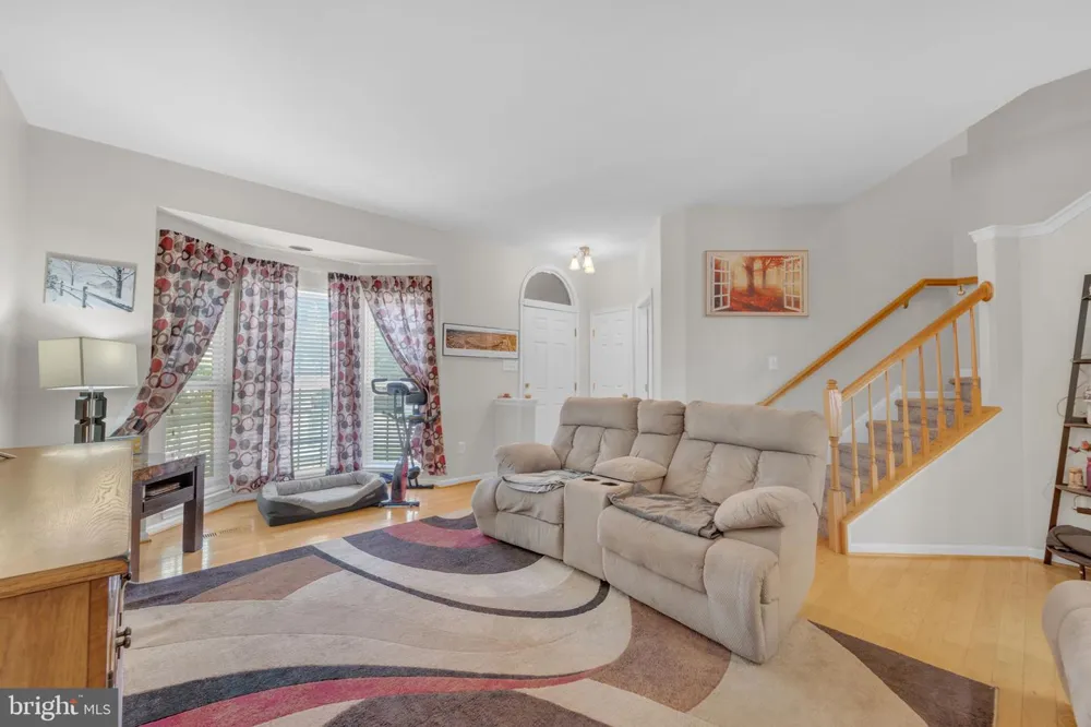 3 SADDLE LANE Sicklerville, NJ 08081