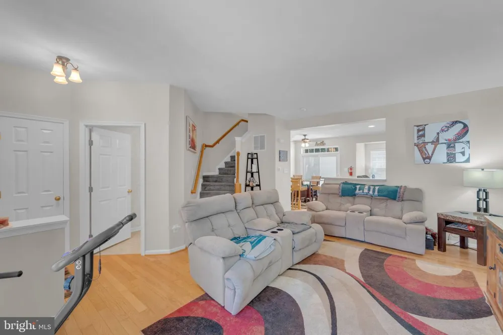 3 SADDLE LANE Sicklerville, NJ 08081