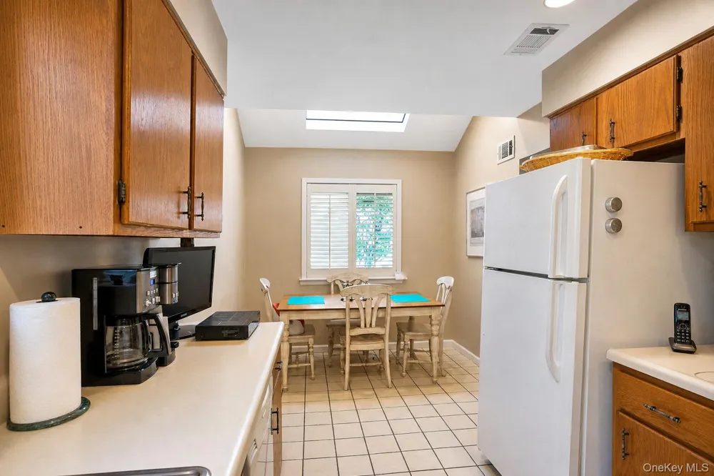 65 Cottonwood Court Wantagh, NY 11793
