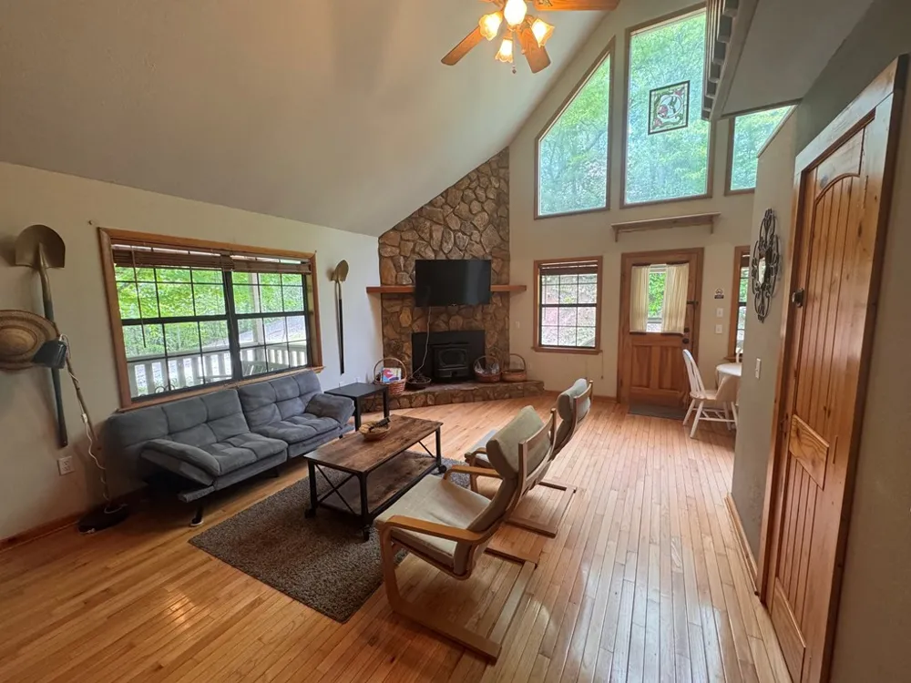 256 High Top Lane Andrews, NC 28901