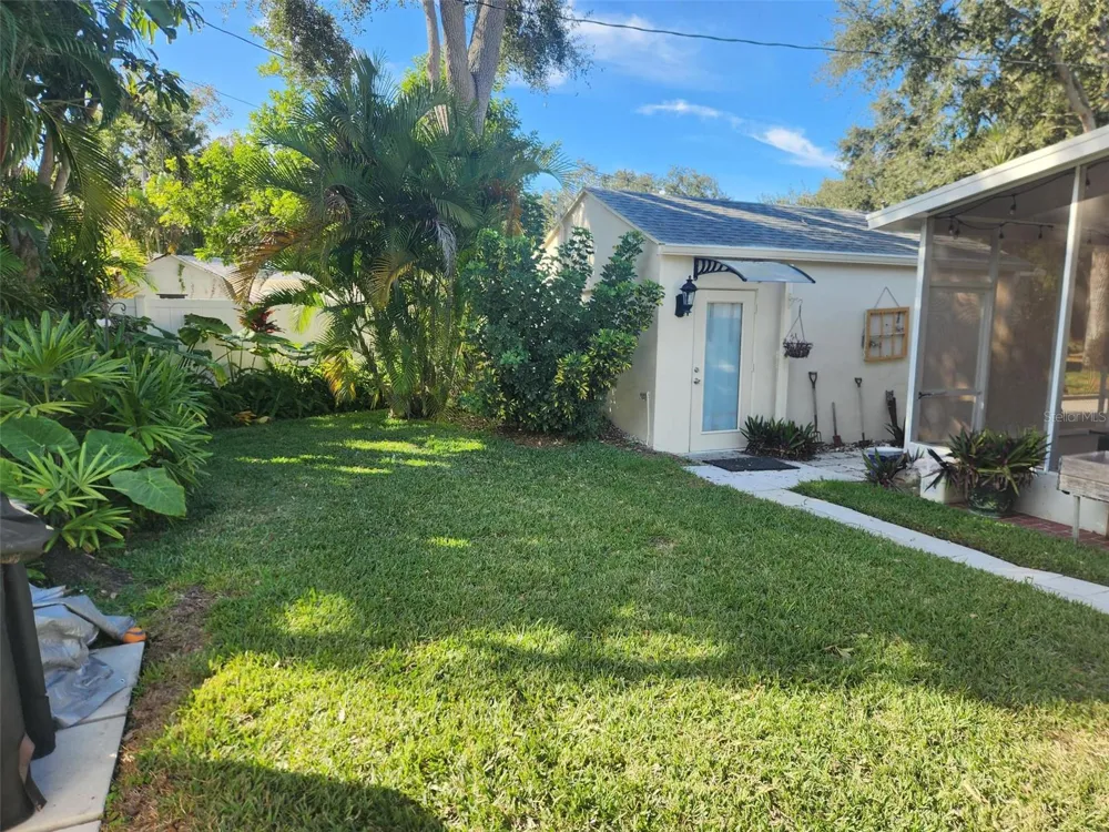 734 37TH AVENUE St Petersburg, FL 33704