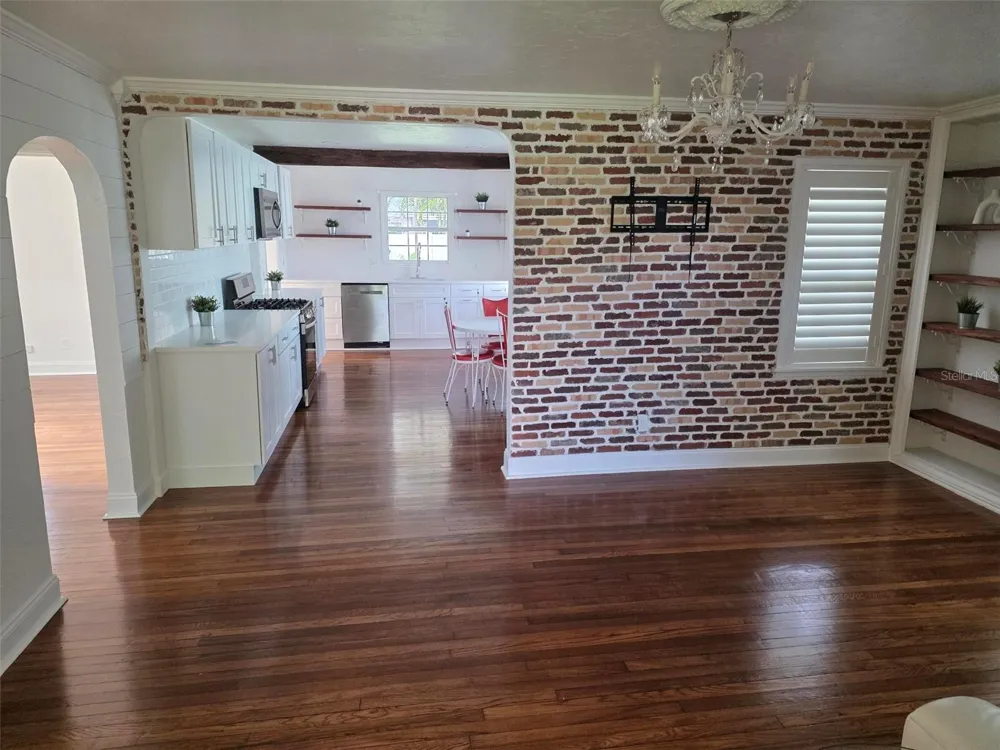 734 37TH AVENUE St Petersburg, FL 33704