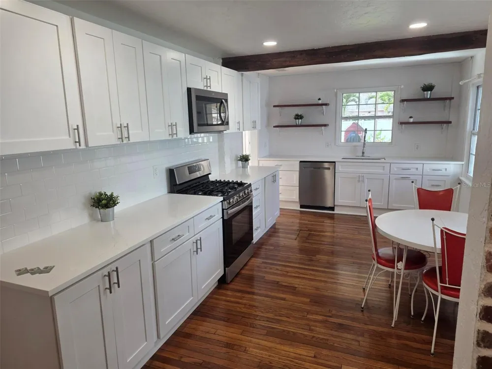 734 37TH AVENUE St Petersburg, FL 33704