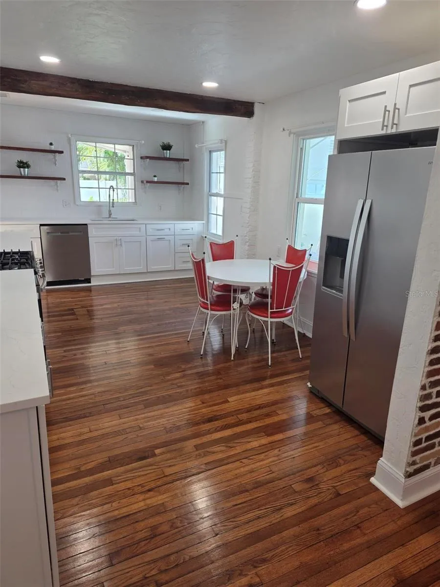 734 37TH AVENUE St Petersburg, FL 33704