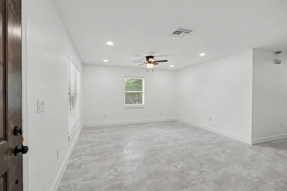 1128 NEVILLE AVENUE Lakeland, FL 33805