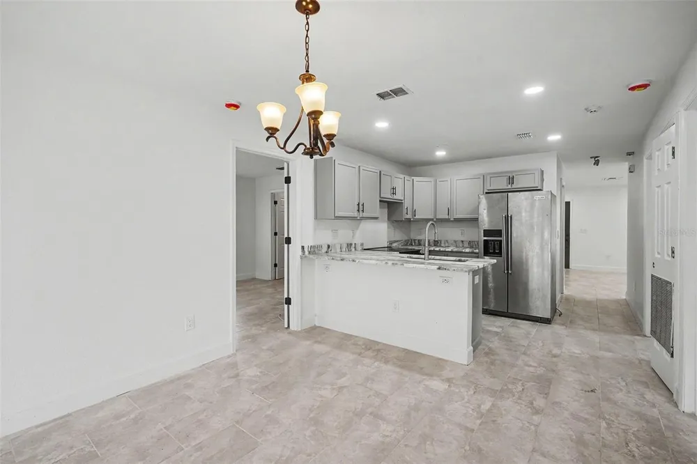1128 NEVILLE AVENUE Lakeland, FL 33805