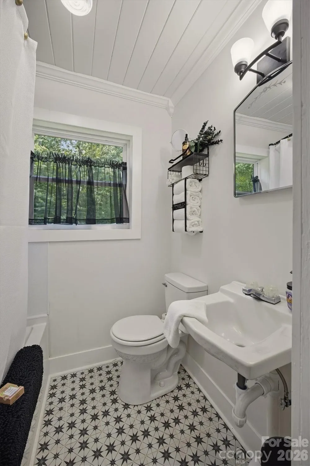 360 Johnson Caldwell Road Boomer, NC 28606
