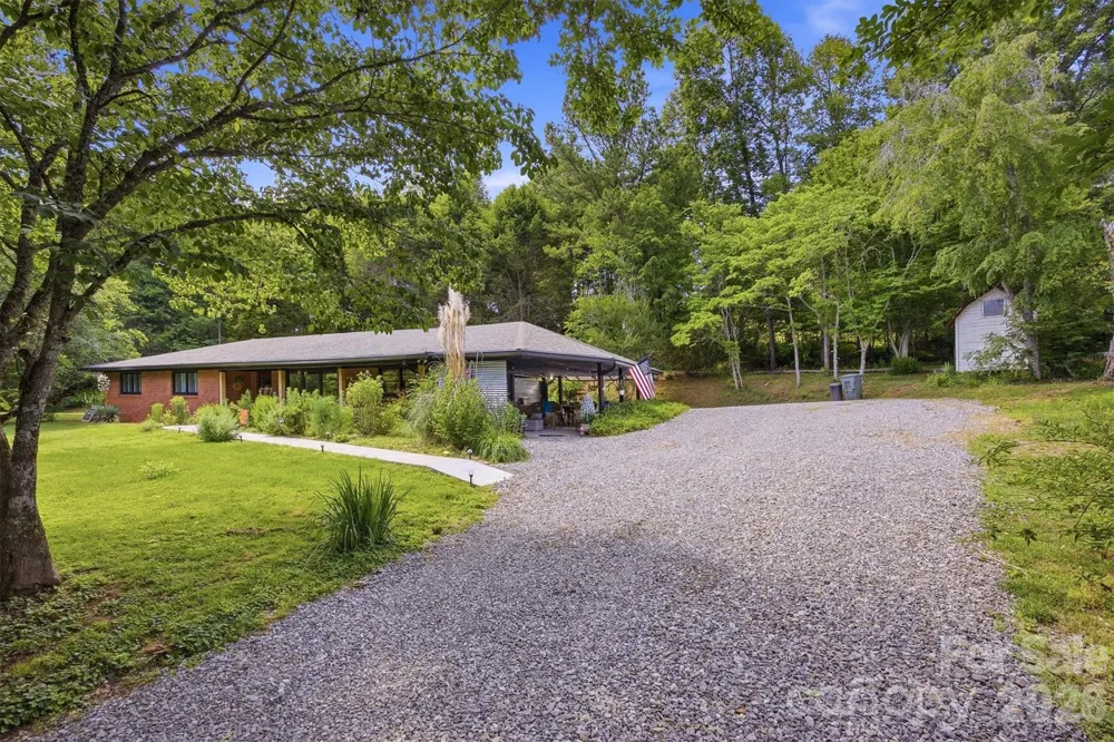 360 Johnson Caldwell Road Boomer, NC 28606