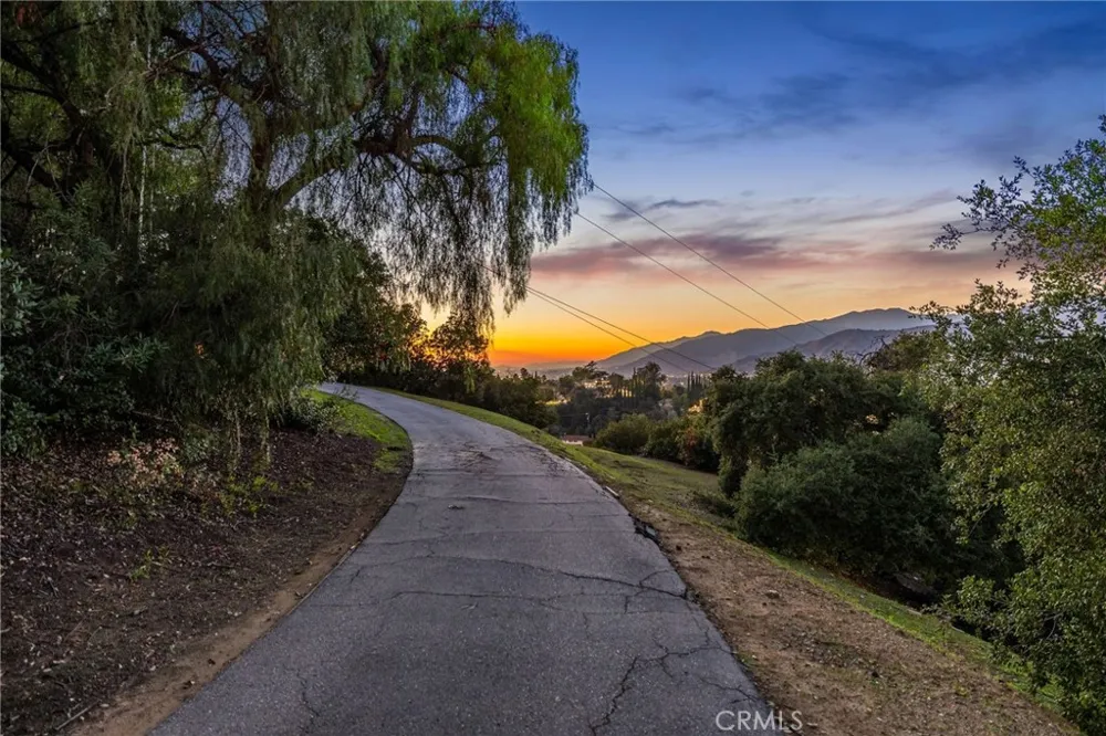 705 Beaverbrook Glendora, CA 91740