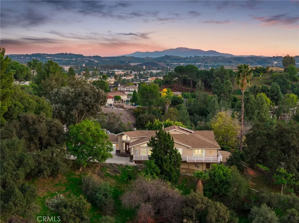 705 Beaverbrook Glendora, CA 91740