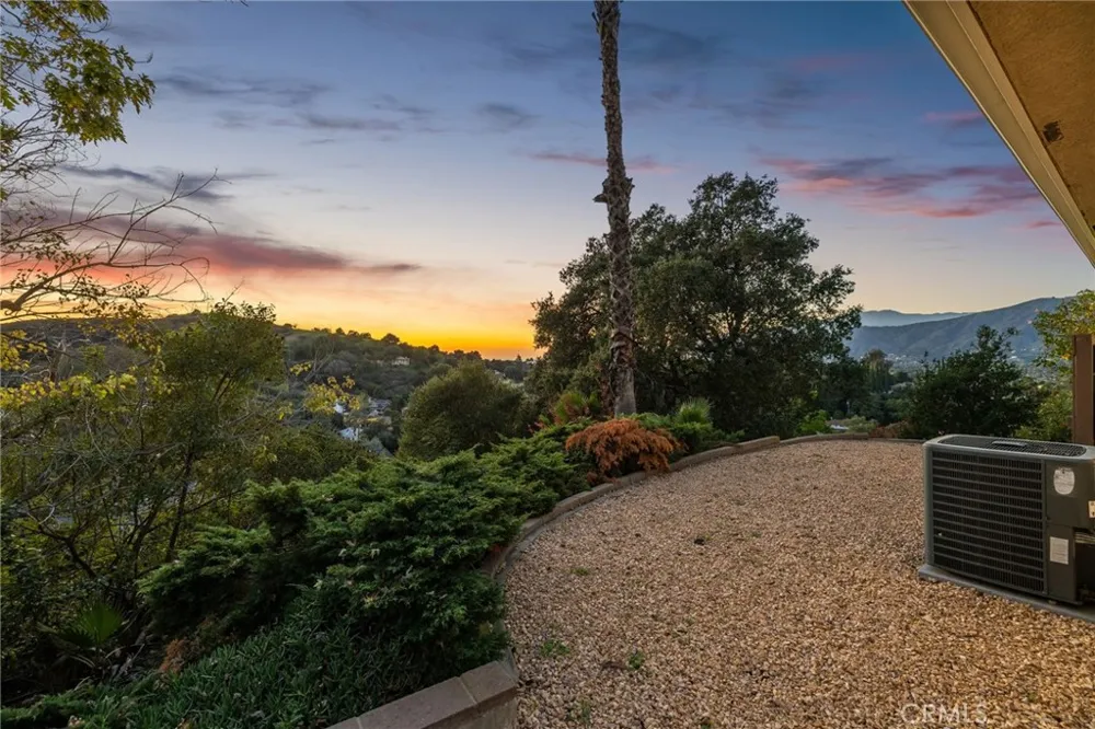 705 Beaverbrook Glendora, CA 91740