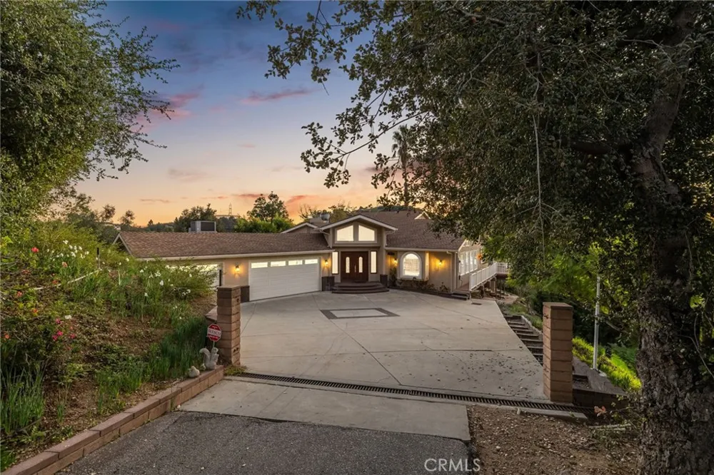 705 Beaverbrook Glendora, CA 91740