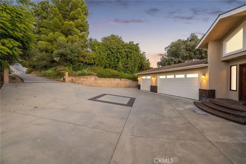 705 Beaverbrook Glendora, CA 91740