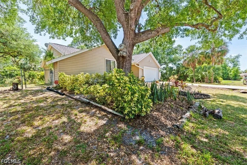 Banyan Avenue Port Charlotte, FL 33954