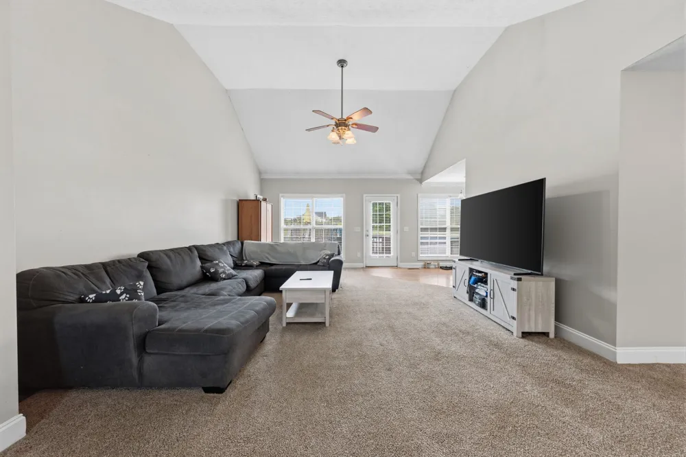734 Lear Rd Portland, TN 37148