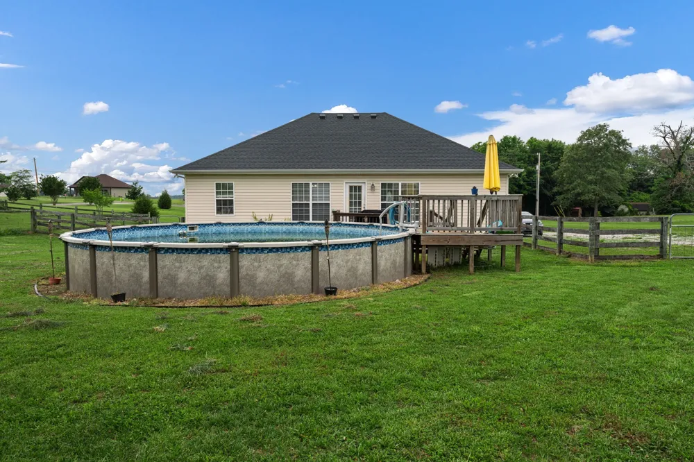734 Lear Rd Portland, TN 37148
