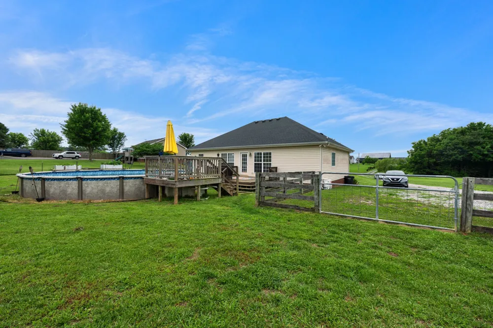 734 Lear Rd Portland, TN 37148