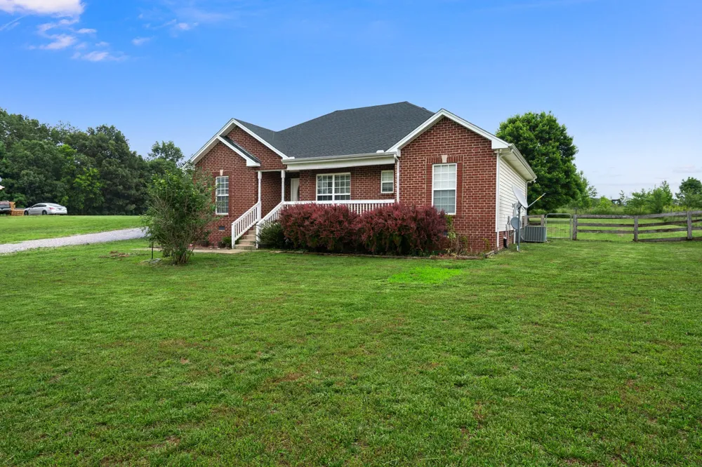 734 Lear Rd Portland, TN 37148