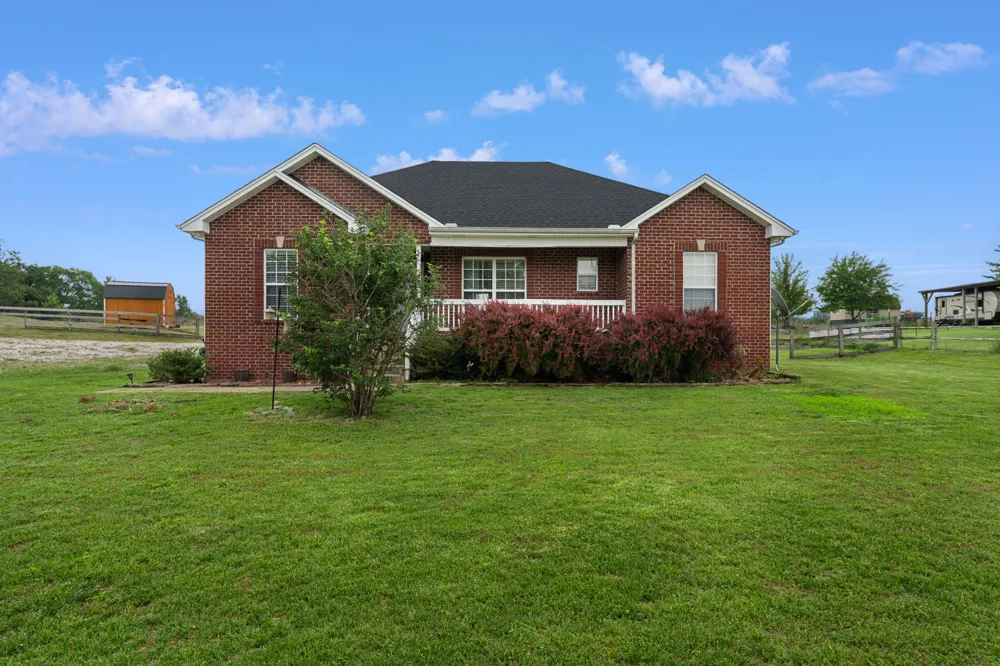 734 Lear Rd Portland, TN 37148