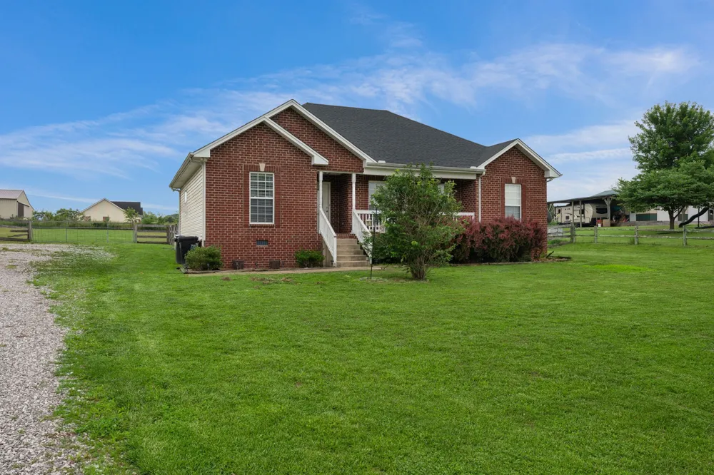 734 Lear Rd Portland, TN 37148