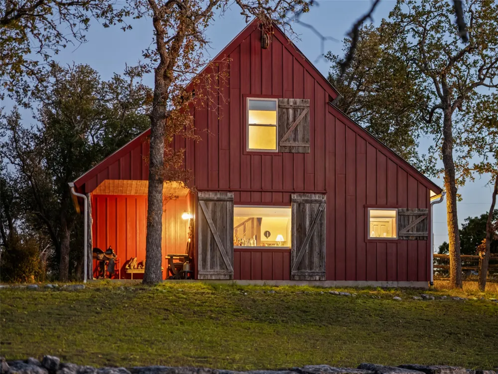 483 E Grand Oaks Drive Harper, TX 78631
