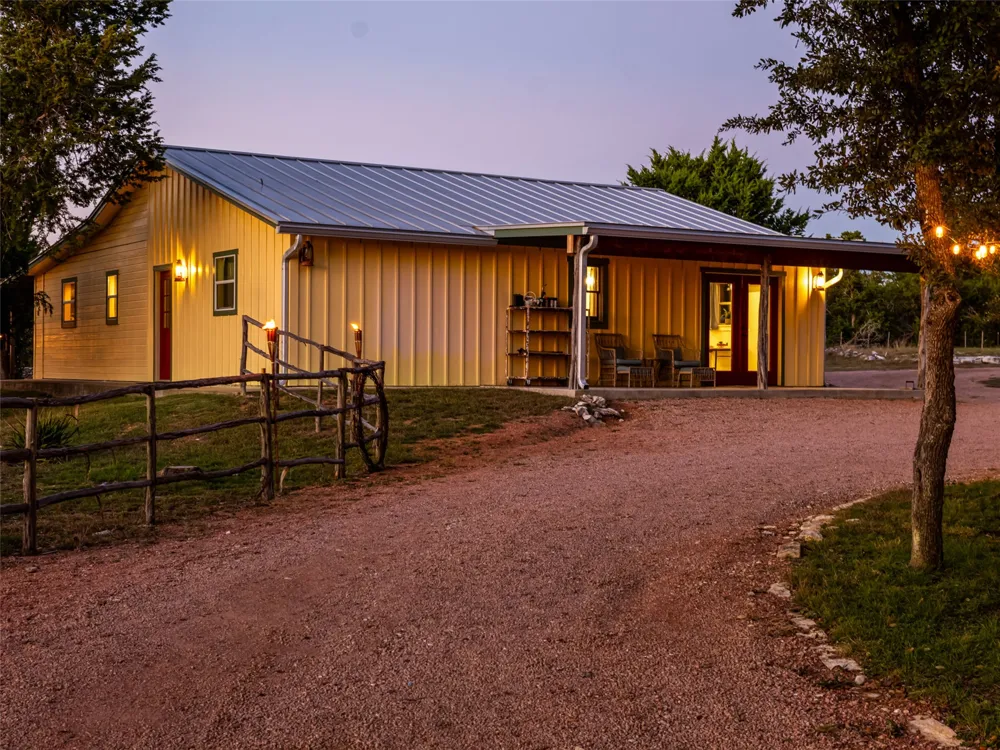483 E Grand Oaks Drive Harper, TX 78631