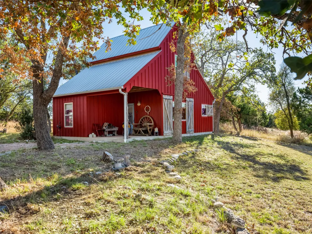 483 E Grand Oaks Drive Harper, TX 78631