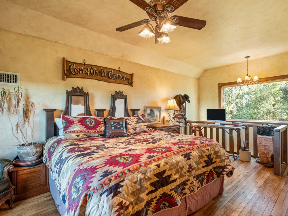 483 E Grand Oaks Drive Harper, TX 78631