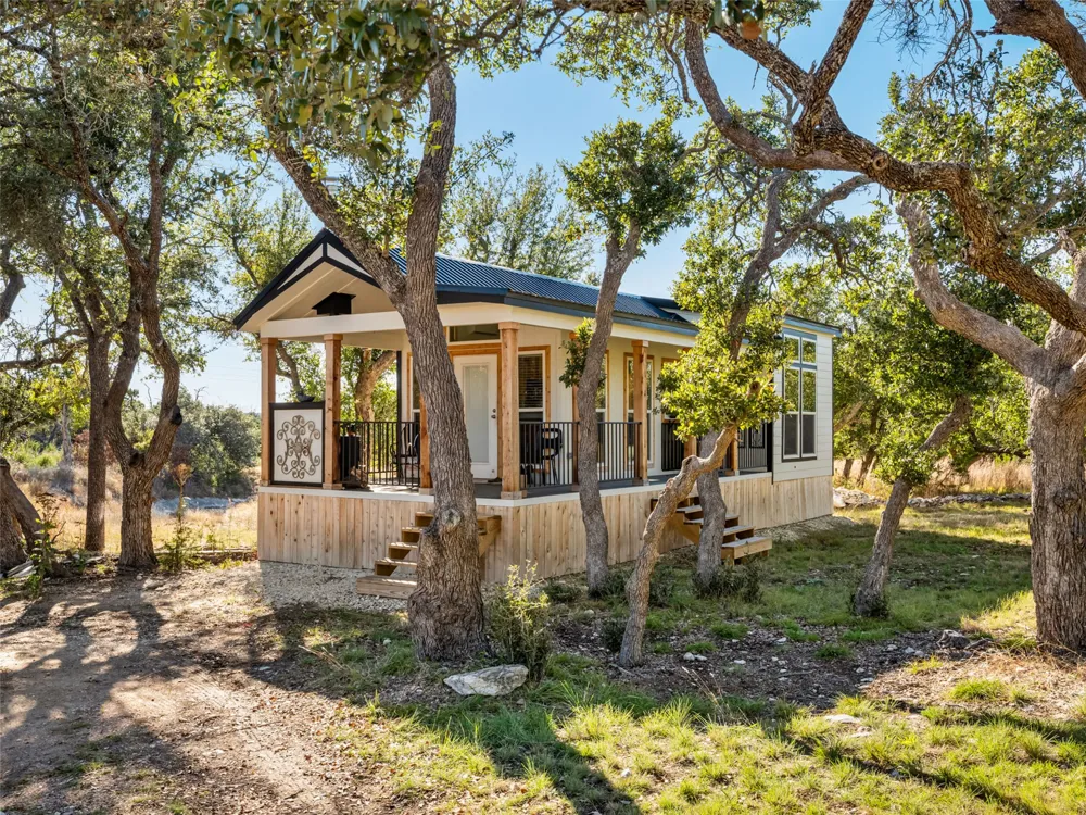 483 E Grand Oaks Drive Harper, TX 78631