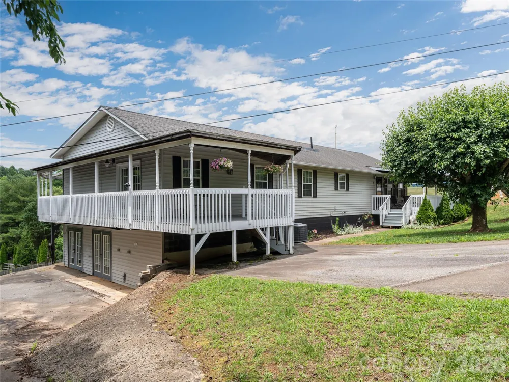 9 Coquina Lane Leicester, NC 28748