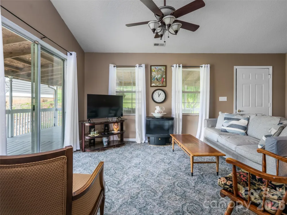 9 Coquina Lane Leicester, NC 28748