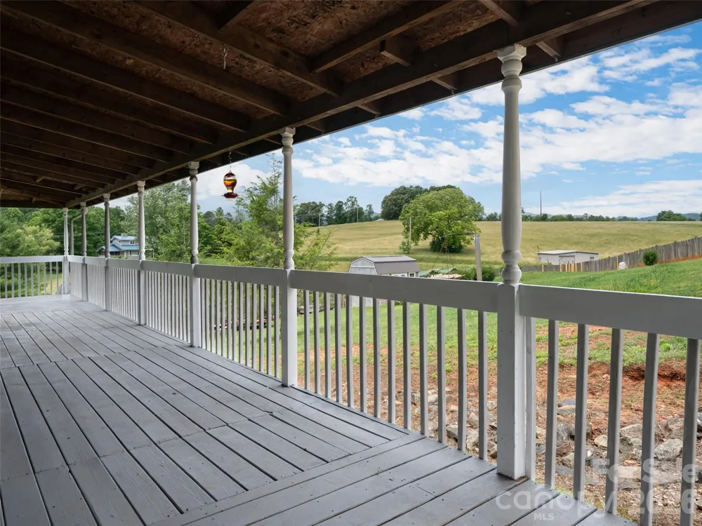9 Coquina Lane Leicester, NC 28748