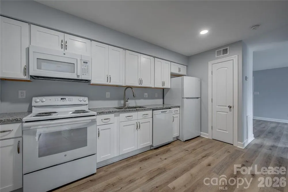 1048 Avondale Road #17 Lowell, NC 28098