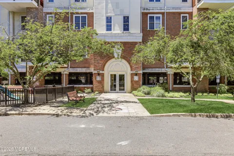 956 Madison Avenue