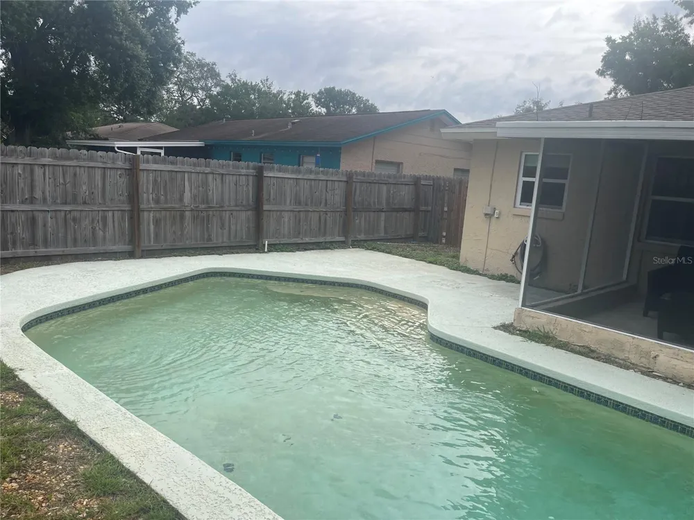 906 ESSEX ROAD Brandon, FL 33510