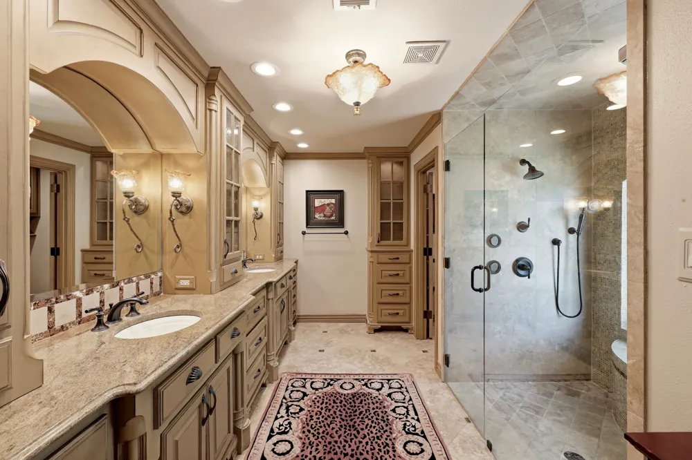 1809 Southpark Drive Arlington, TX 76013