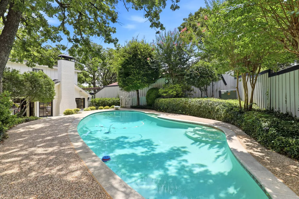 1809 Southpark Drive Arlington, TX 76013
