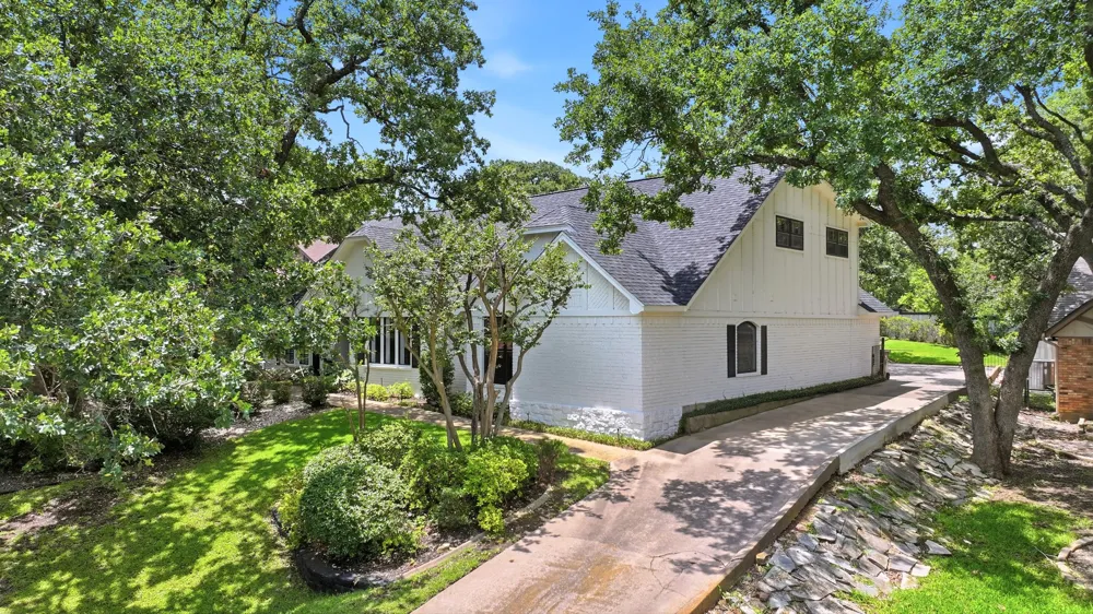 1809 Southpark Drive Arlington, TX 76013